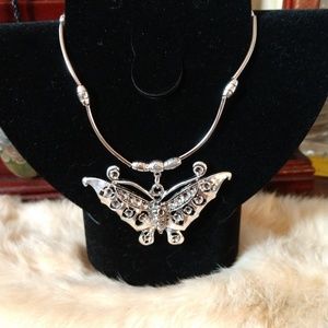 Beautiful Butterfly Necklace NWOT